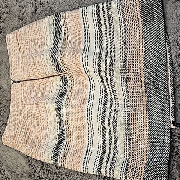 Loft skirt - Picture 2 of 2